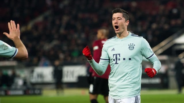 Robert Lewandowski kann sich mittlerweile sogar ein Karriereende beim FC Bayern vorstellen. Robert Lewandowski kann sich mittlerweile sogar ein Karriereende beim FC Bayern vorstellen.