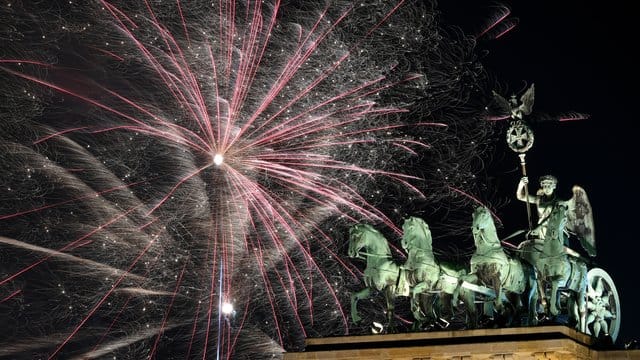 Feuerwerk am Brandenburger Tor - 2019 ist da.