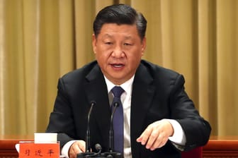 Chinas Präsident Xi Jinping während seiner Rede: Der Staatschef auf Lebenszeit droht Taiwan mit Gewalt.