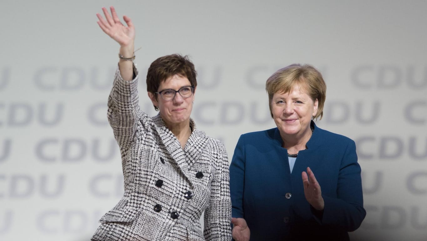 Machtwechsel in Hamburg: Annegret Kramp-Karrenbauer übernahm im Dezember von Angela Merkel den CDU-Vorsitz.