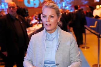 Doris von Sayn-Wittgenstein beim AfD-Parteitag im Dezember 2017: Damals noch kurz vor dem Sprung an die Parteispitze soll sie nun die AfD verlassen – geht es nach dem heutigen Vorsitzenden.