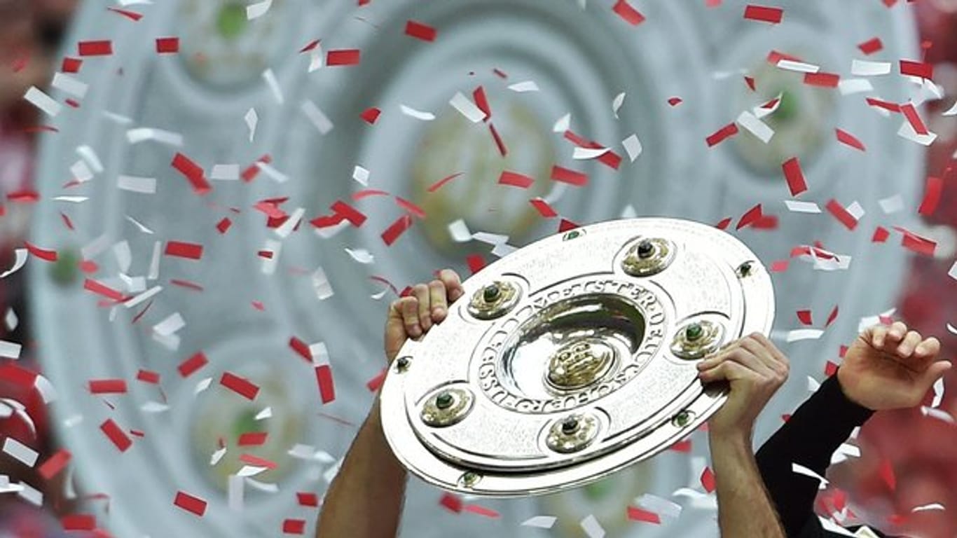 Einer Umfrage nach glaubt nur noch ein Drittel der Befragten an eine erneute Meisterschaft des FC Bayern.