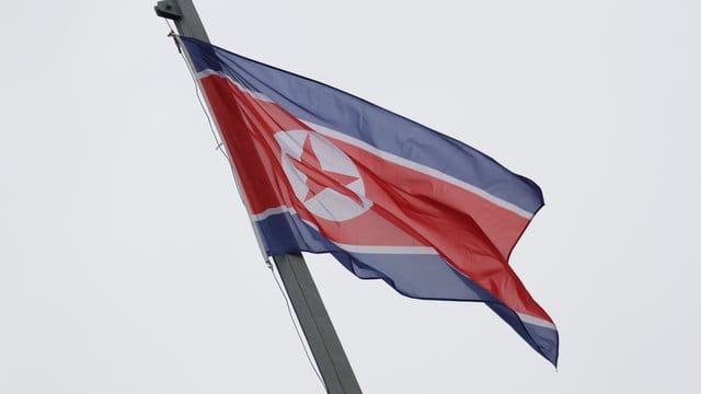 Ein hochrangiger nordkoreanischer Diplomat soll in Italien Asyl beantragt haben. Ein hochrangiger nordkoreanischer Diplomat soll in Italien Asyl beantragt haben.