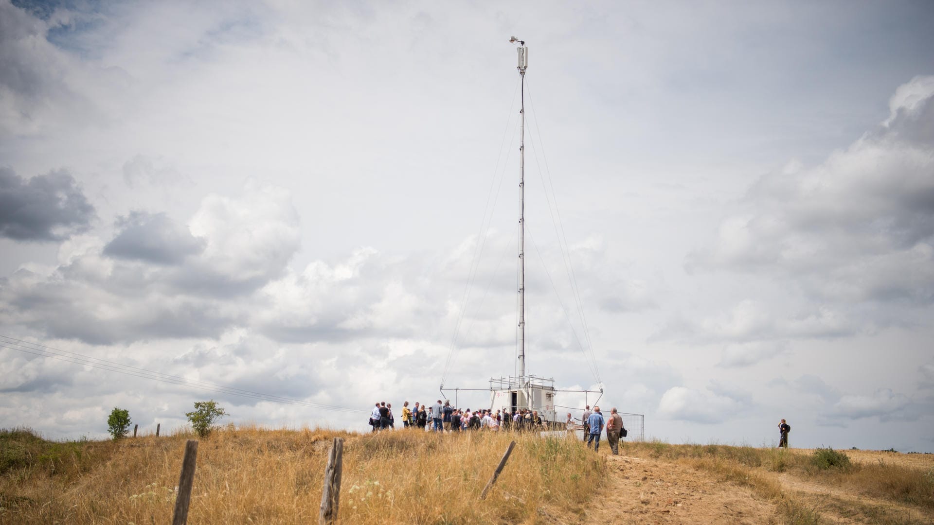 Mobiler Funkmast in Kleßen-Görne: Die Dorf-Bewohner hatten bisher keinen Handyempfang.