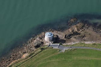 Der Martello Tower von oben: Hier können Urlauber Irlands Küsten entdecken.
