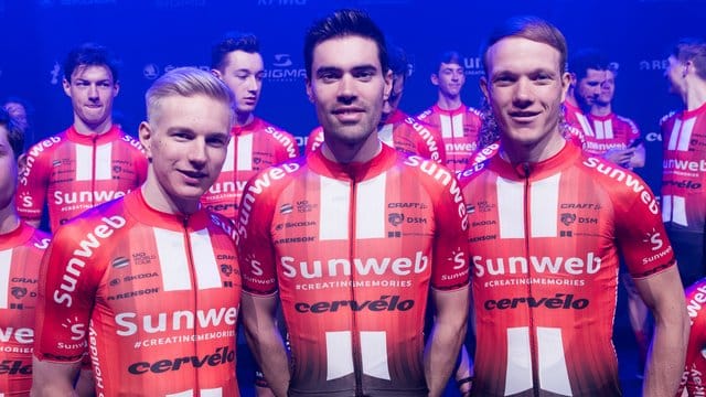 Tom Dumoulin (M) ist der Star des Sunweb-Teams.