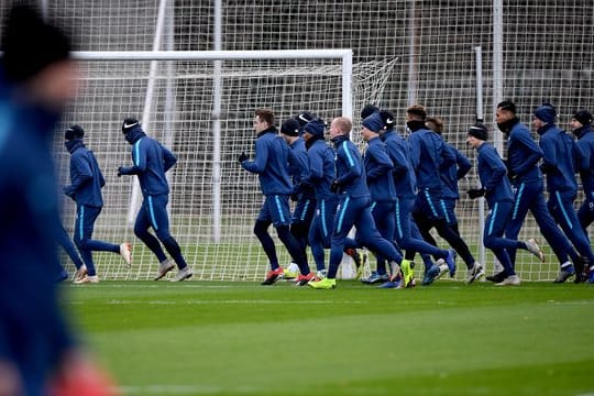 Spieler von Hertha BSC beim Trainingsauftakt.