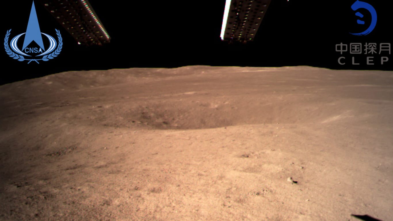 Die "dunkle Seite" des Mondes: Aufnahme der chinesischen Sonde Chang'e 4.