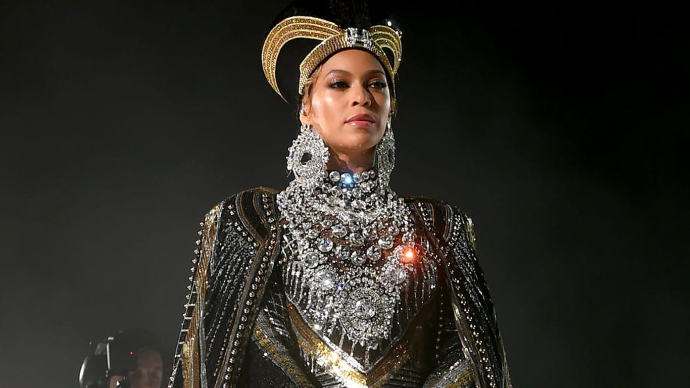 Beyoncé: Ihr und ihrem Ehemann Jay-Z sei es zu verdanken, dass im vergangenen Jahr besonders viele Besucher in den Louvre strömten.