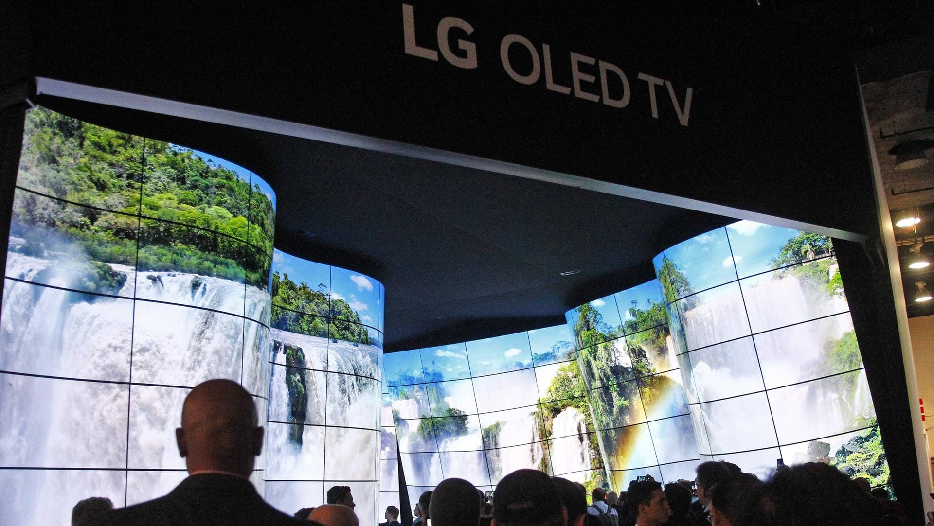 LG-Stand auf der CES 2018: Flexible Fernseher sind ein Trendthema