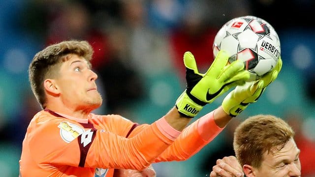 Wechselt auf Leihbasis zum FC Augsburg: Torhüter Gregor Kobel.