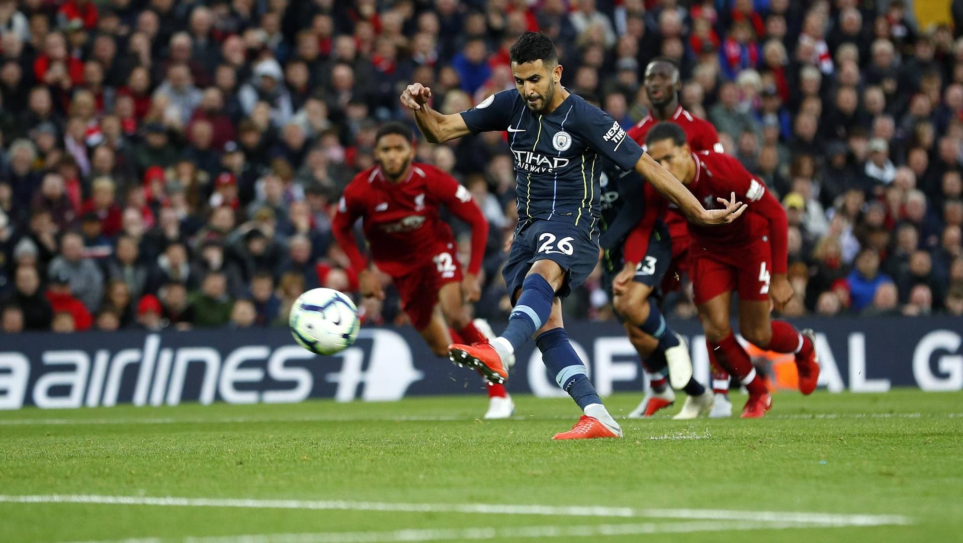 Das Hinspiel in Anfield endete 0:0. Riyad Mahrez verschoss dabei einen Elfmeter für City.