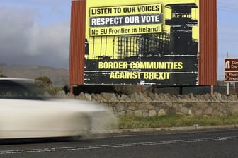 Protest gegen eine mögliche EU-Außengrenze im nordirischen Newry.