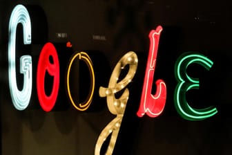 Ein Schriftzug von Google: Das Unternehmen betonte, dass es keine Gesetze gebrochen habe. (Archivbild)