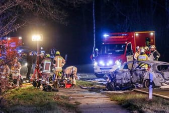 Den Unfall mit fünf Toten in Stolberg bei Aachen kurz vor Weihnachten hat den Ermittlern zufolge ein Autofahrer verursacht, weil er von einer Radaranlage nicht geblitzt werden wollte.