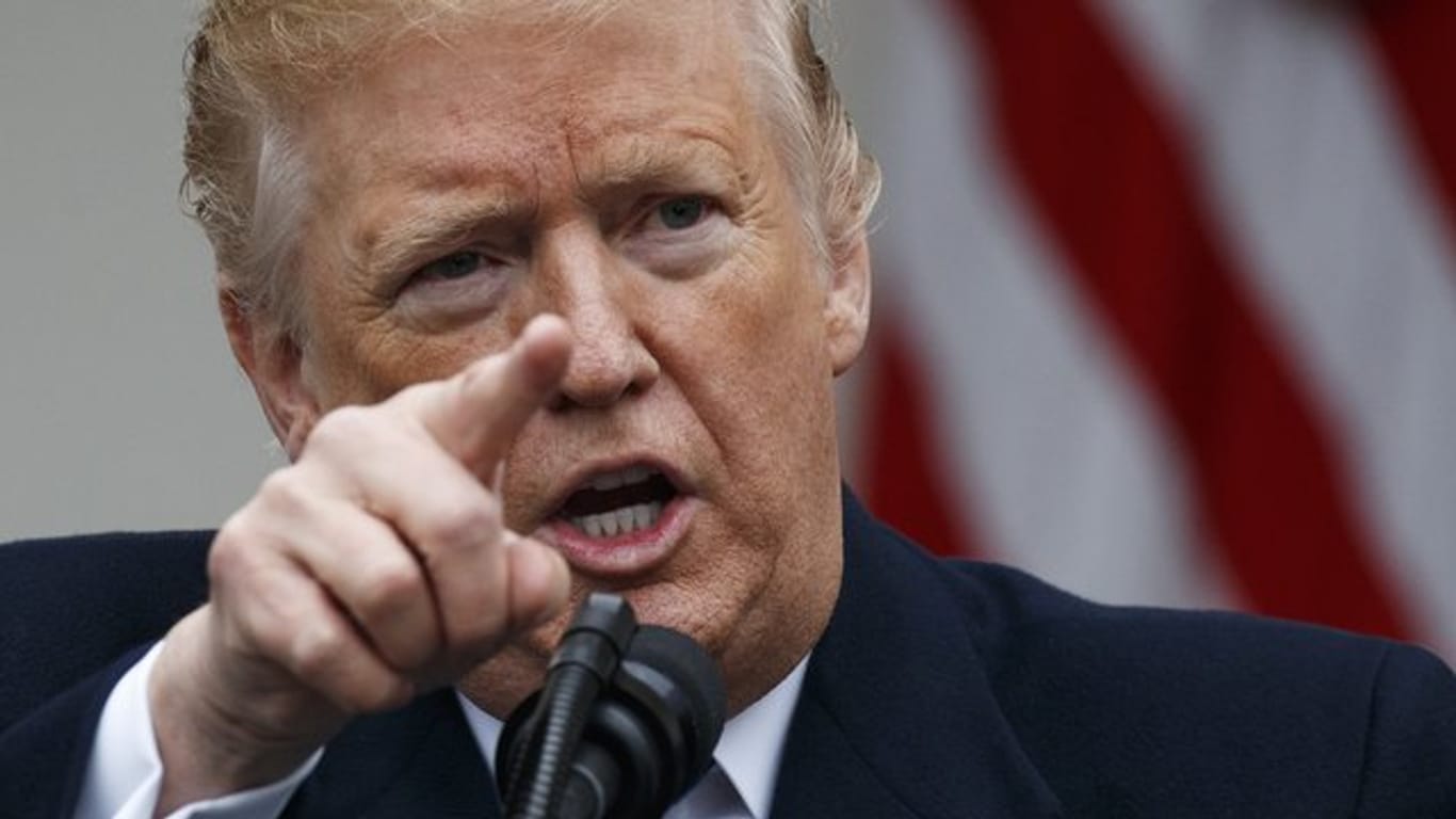 Donald Trump am Freitag nach einem Gespräch mit führenden Kongressmitgliedern über die Grenzsicherheit der USA. Donald Trump am Freitag nach einem Gespräch mit führenden Kongressmitgliedern über die Grenzsicherheit der USA.