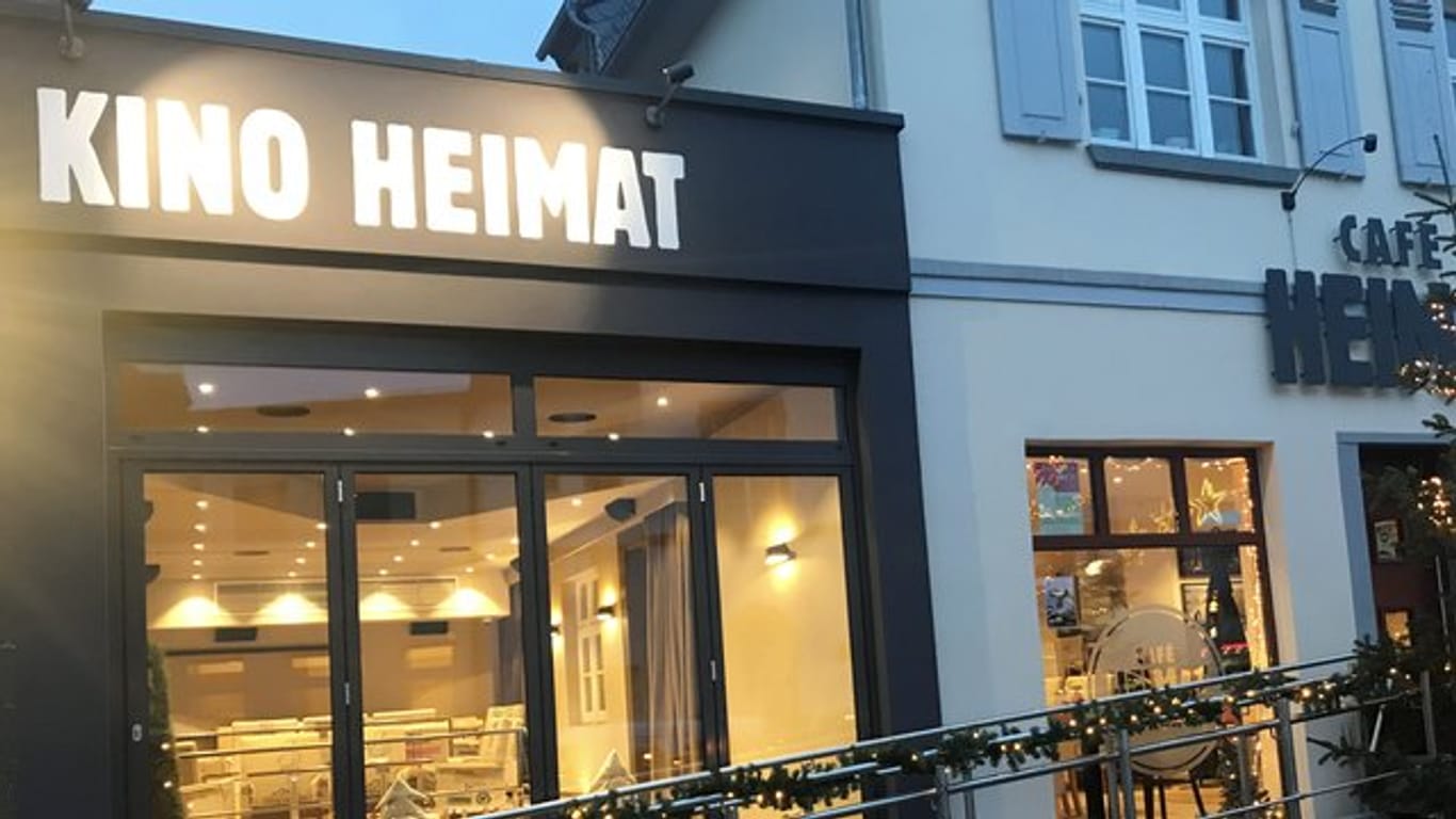 Nach Angaben von Betreiber Alfons Schramer ist das "Kino Heimat" mit 30 Plätzen auf knapp 40 Quadratmetern das kleinste Kino in Rheinland-Pfalz.