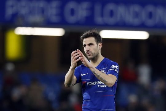 Cesc Fabregas verabschiedet sich von den Fans des FC Chelsea.