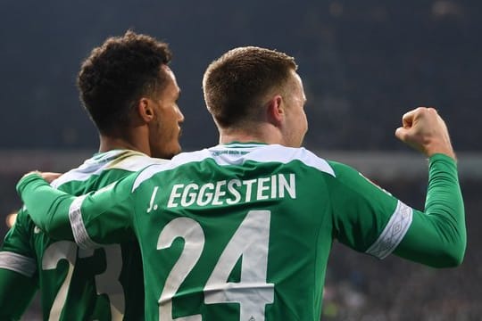 Werders Johannes Eggestein (r) erzielte vor dem Spielabbruch das einzige Tor.