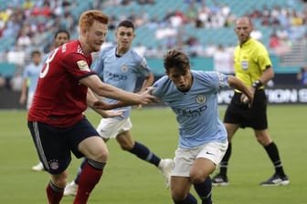 Brahim Díaz (r) wechselt von Manchester City zu Real Madrid.