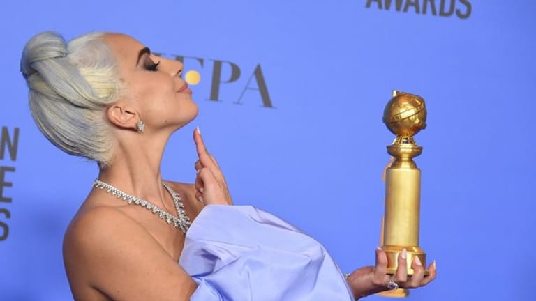 Für ihren Song "Shallow" aus dem Musikdrama "A Star Is Born" darf Lady Gaga einen Golden Globe mit nach Hause nehmen.