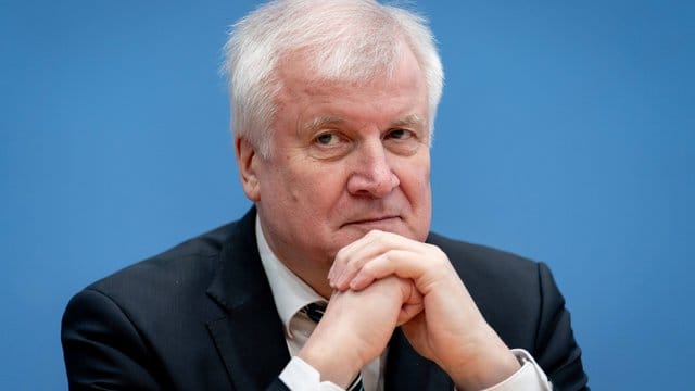Horst Seehofer will am Dienstag an die Öffentlichkeit gehen.
