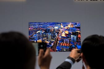 Samsung hat seine Micro-LED-Technik so verkleinert, dass daraus ein 75-Zoll-Smart-TV wurde.