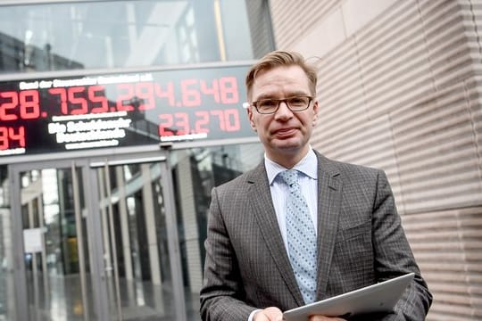 Reiner Holznagel, Präsident des Bund der Steuerzahler: Erst seit Ende 2017 läuft die Schuldenuhr des Steuerzahler-Bundes rückwärts.