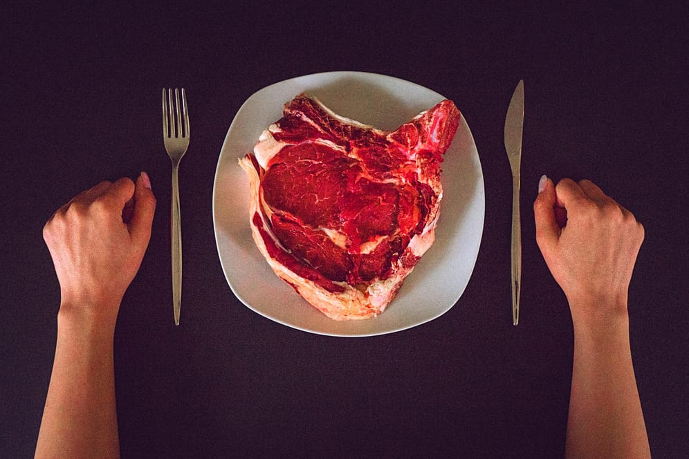 Rohes Steak auf dem Teller