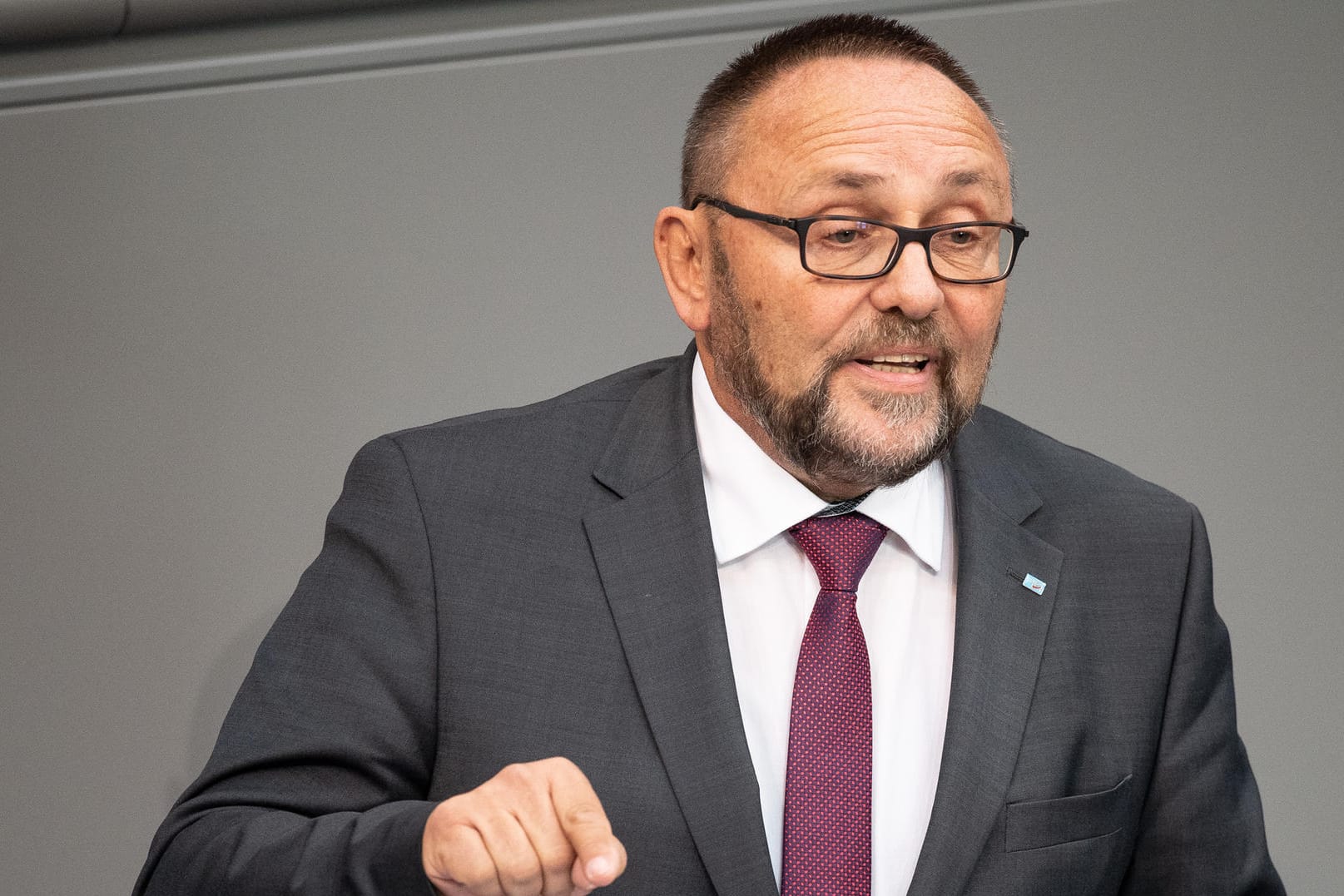 Der Bremer Landesvorsitzende der AfD Frank Magnitz im Bundestag: Er wurde bei einem Angriff schwer am Kopf verletzt.