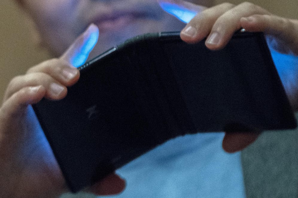 Das faltbare Tablet Flexpai: Noch geht der Hersteller Royole mit dem Gerät noch nicht in Serienproduktion.