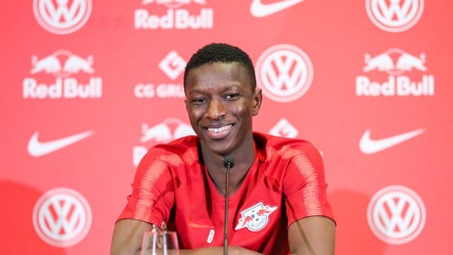 Der verletzte Neu-Leipziger Amadou Haidara sieht sich auf einem guten Weg. Der verletzte Neu-Leipziger Amadou Haidara sieht sich auf einem guten Weg.