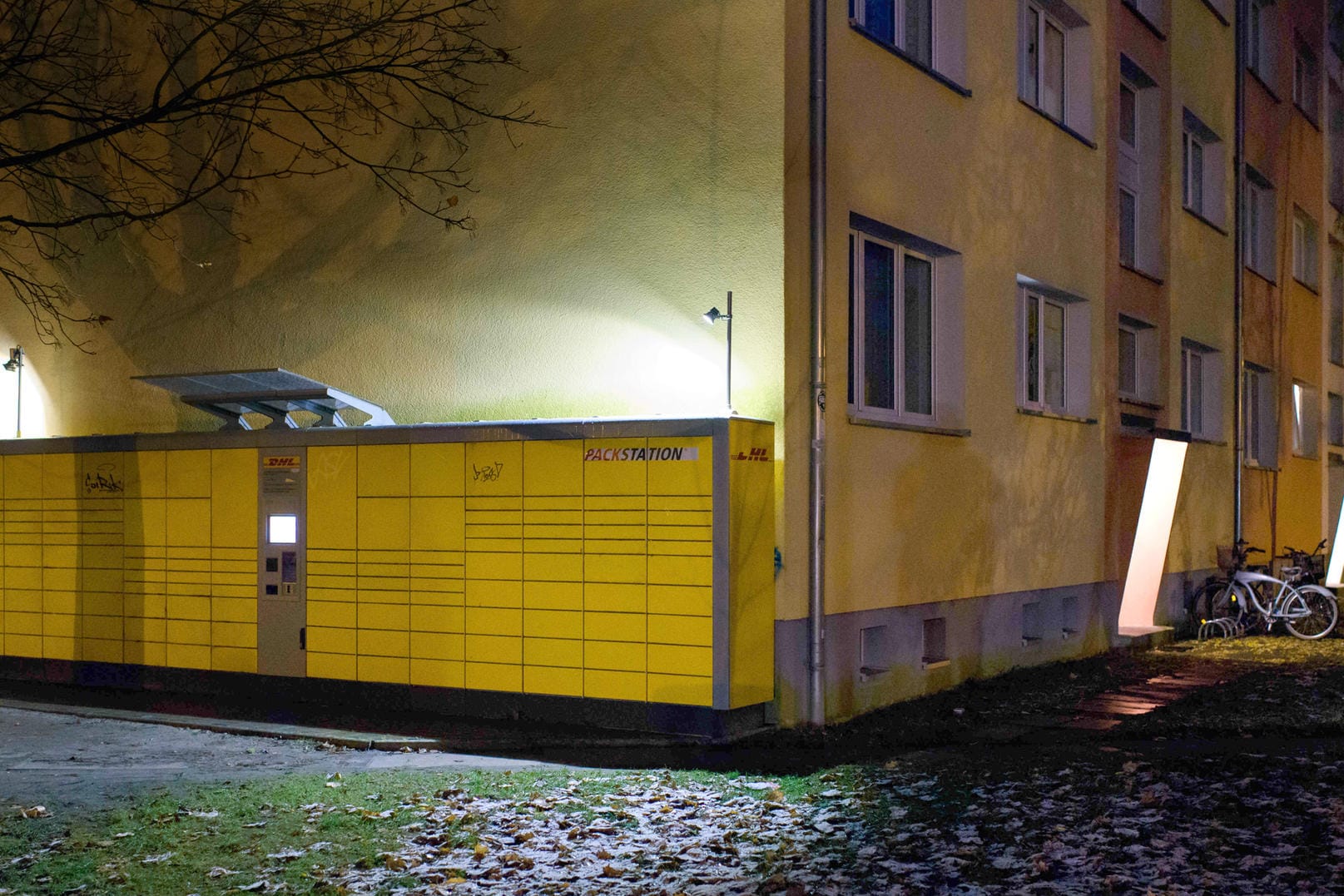 Die DHL-Packstation, in der im Dezember 2017 eine Paketbombe gefunden wurde: Der Täter hatte die Absicht, den Paketdienst DHL zu erpressen. (Archivbild)