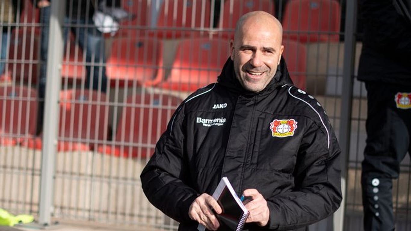 Feierte mit Leverkusen den ersten Sieg: Bayer-Coach Peter Bosz.