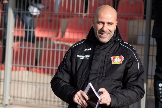 Feierte mit Leverkusen den ersten Sieg: Bayer-Coach Peter Bosz.