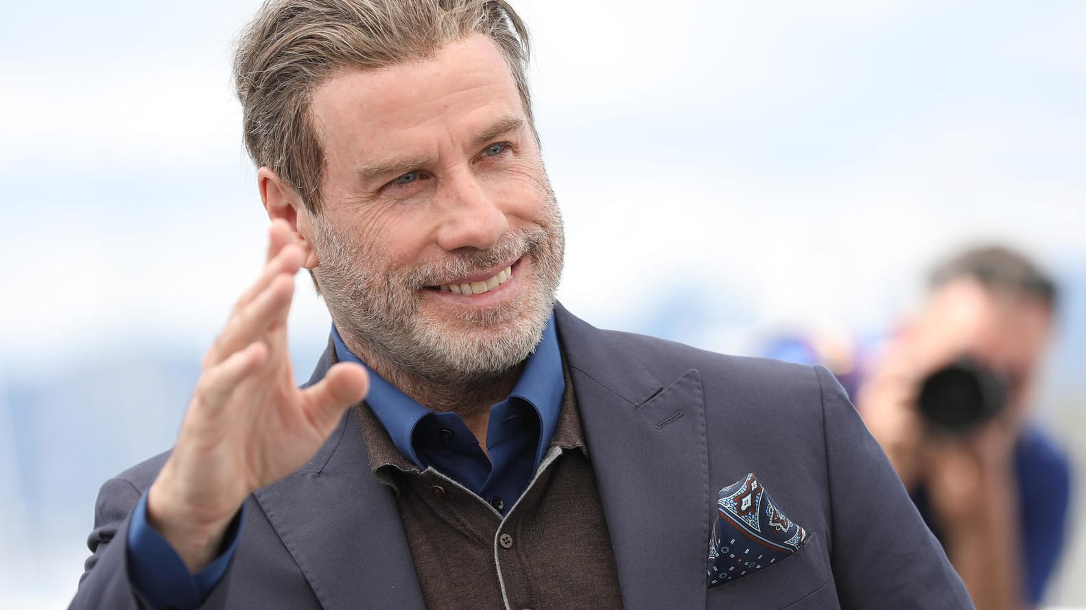 John Travolta: 2018 zeigte sich der Schauspieler noch mit vollem Haar.