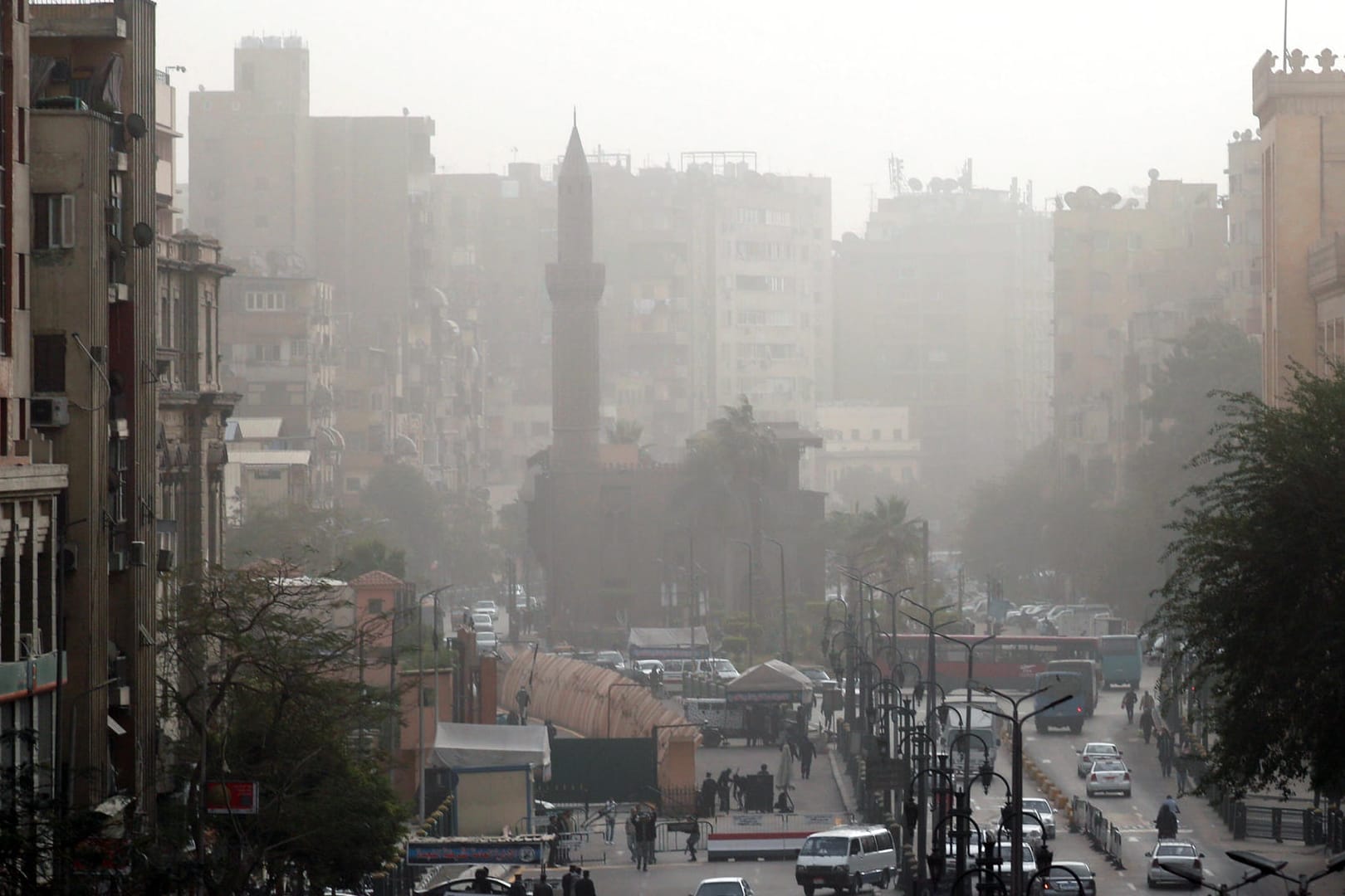 Ägyptens Hauptstadt Kairo: Ein seit Tagen vermisster junger Deutscher ist von den Behörden festgenommen worden.