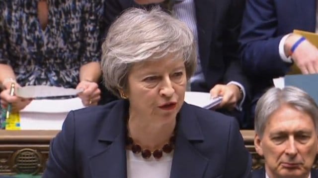 Theresa May bei der Fragestunde "Questions to the Prime Minister" im Unterhaus. Theresa May bei der Fragestunde "Questions to the Prime Minister" im Unterhaus.