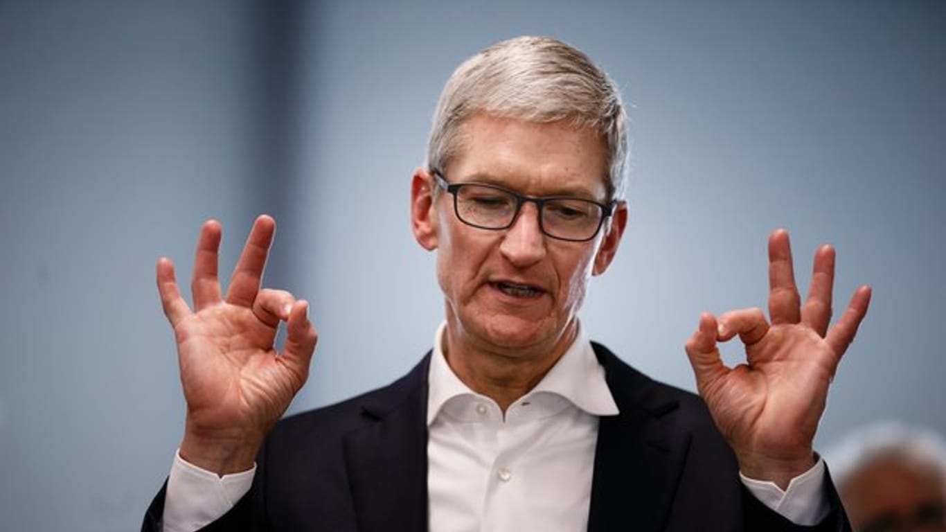 Apple-Chef Tim Cook gönnt sich mehr Gehalt.