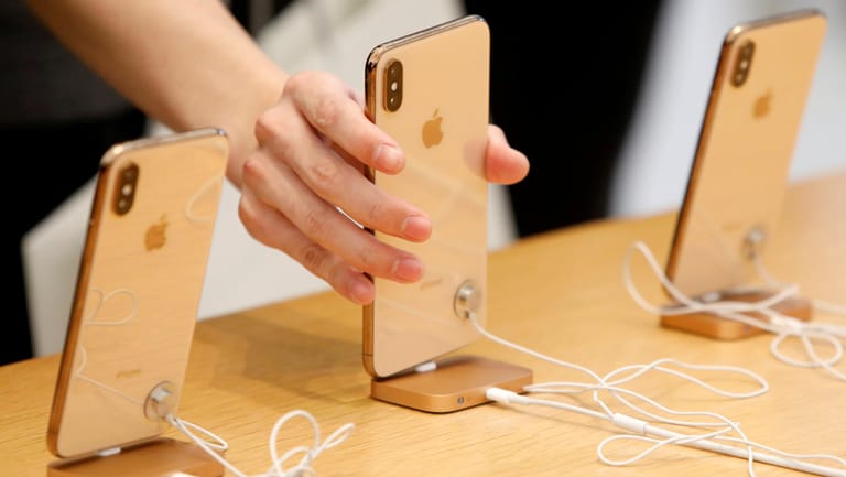 iPhones in einem Apple Shop in New York: Produktion gedrosselt
