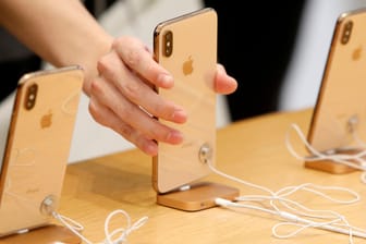 iPhones in einem Apple Shop in New York: Produktion gedrosselt