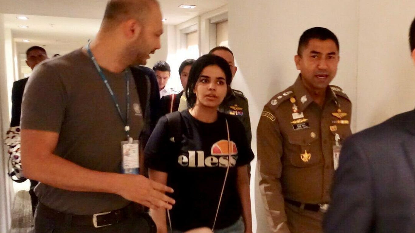 Die 18-Jährige Rahaf al-Kunun: Mittlerweile befindet sich die junge Frau aus Saudi-Arabien in einem Hotel.