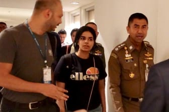 Die 18-Jährige Rahaf al-Kunun: Mittlerweile befindet sich die junge Frau aus Saudi-Arabien in einem Hotel.
