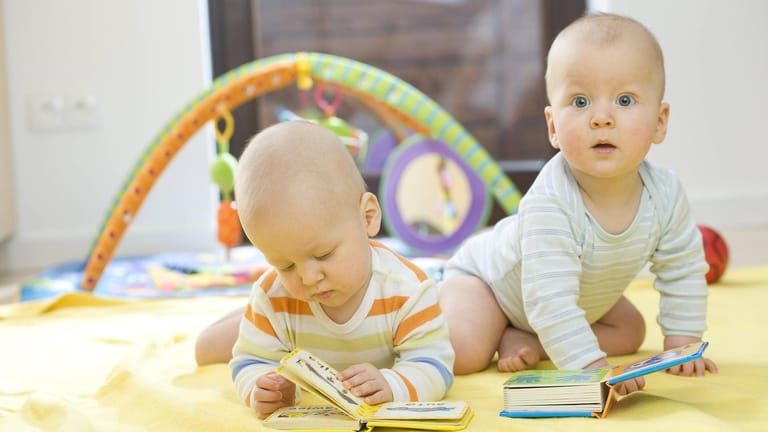 Zwillinge: Die psychische Gesundheit von Eltern hängt auch von der Anzahl der Kinder ab.