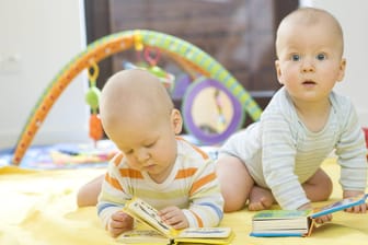 Zwillinge: Die psychische Gesundheit von Eltern hängt auch von der Anzahl der Kinder ab.