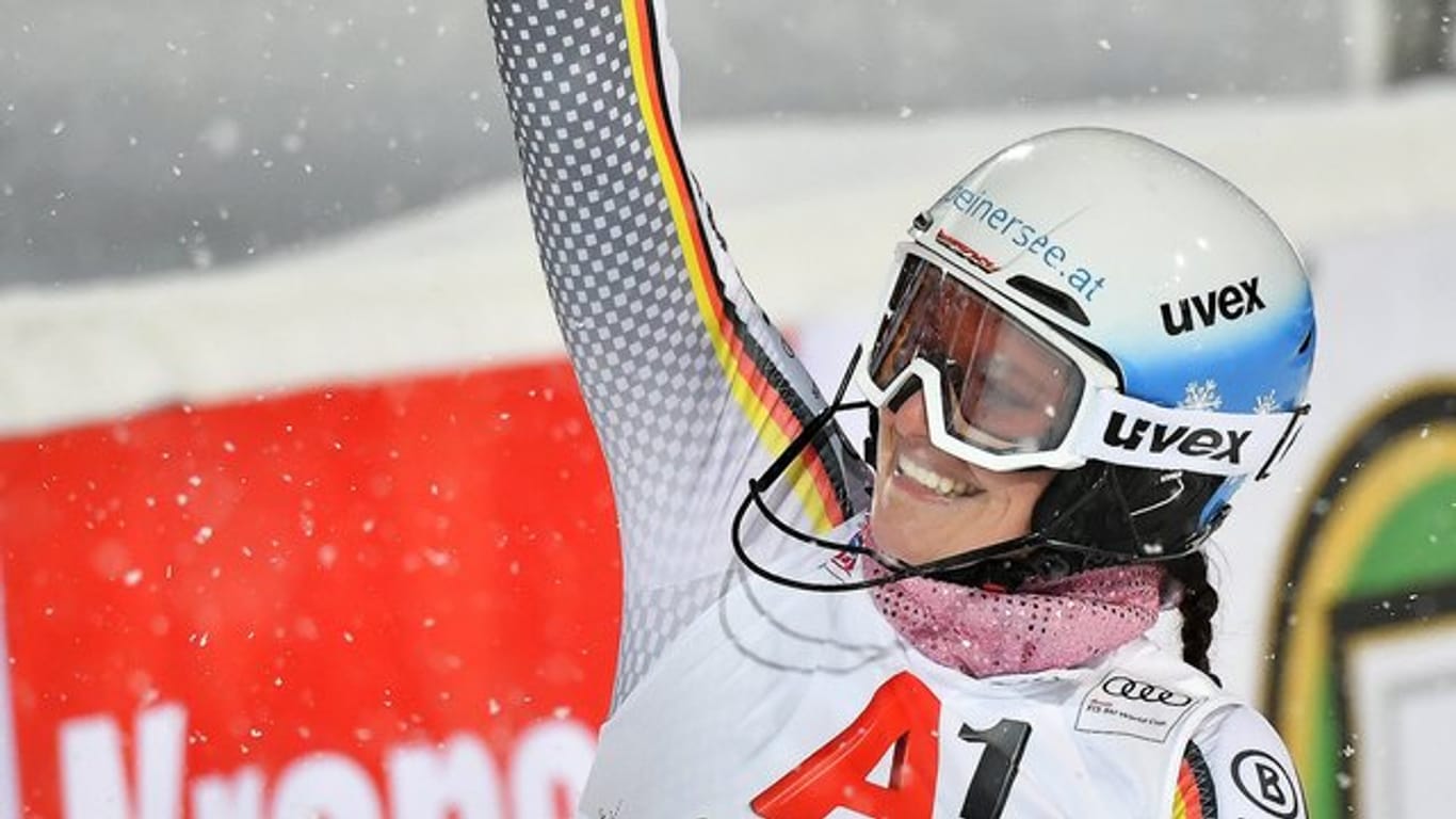 Christina Geiger freut sich über ihre Platzierung beim Slalom in Flachau.