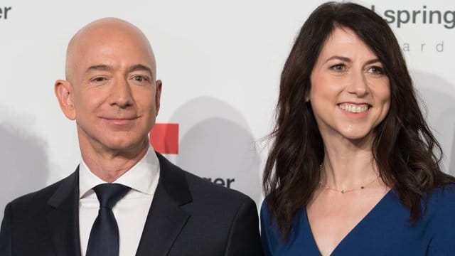 Amazon-Chef Jeff Bezos und seine Ehefrau MacKenzie Bezos 2018 in Berlin.