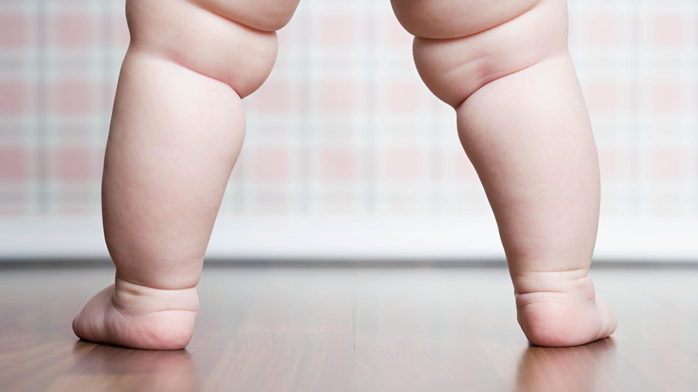 Kinderbeine: Fast zehn Prozent aller Kinder in Deutschland zwischen zwei und sechs Jahren sind übergewichtig.