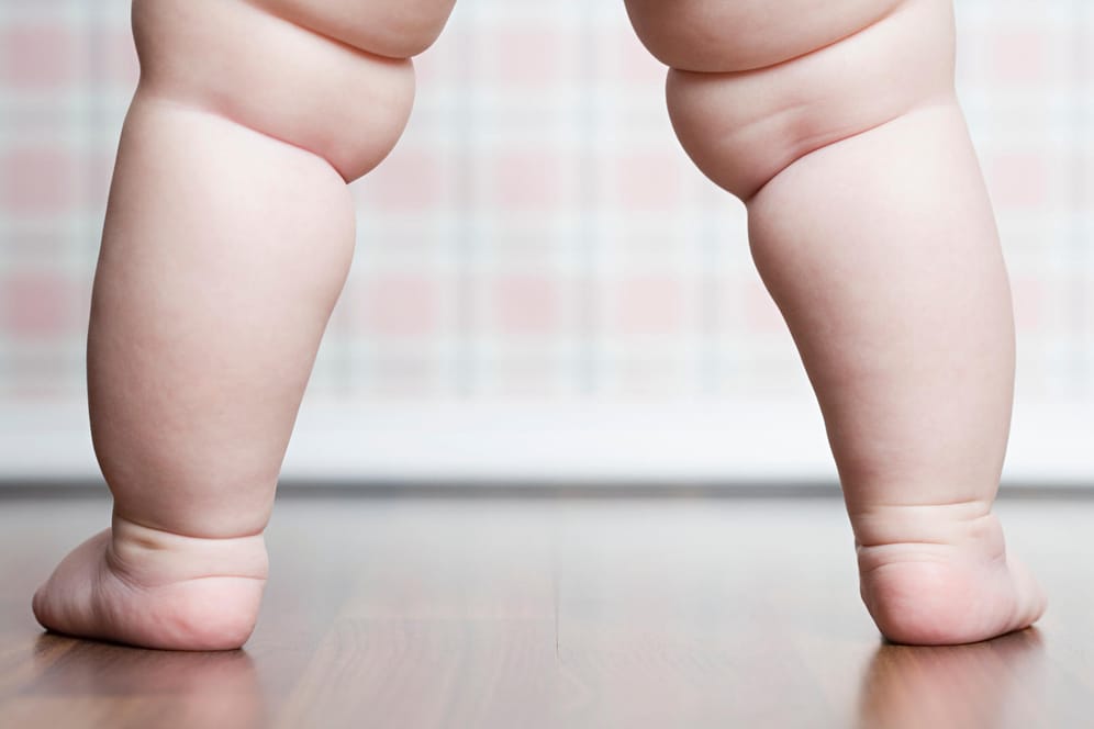 Kinderbeine: Fast zehn Prozent aller Kinder in Deutschland zwischen zwei und sechs Jahren sind übergewichtig.