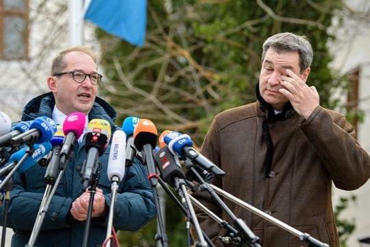 Alexander Dobrindt (l.